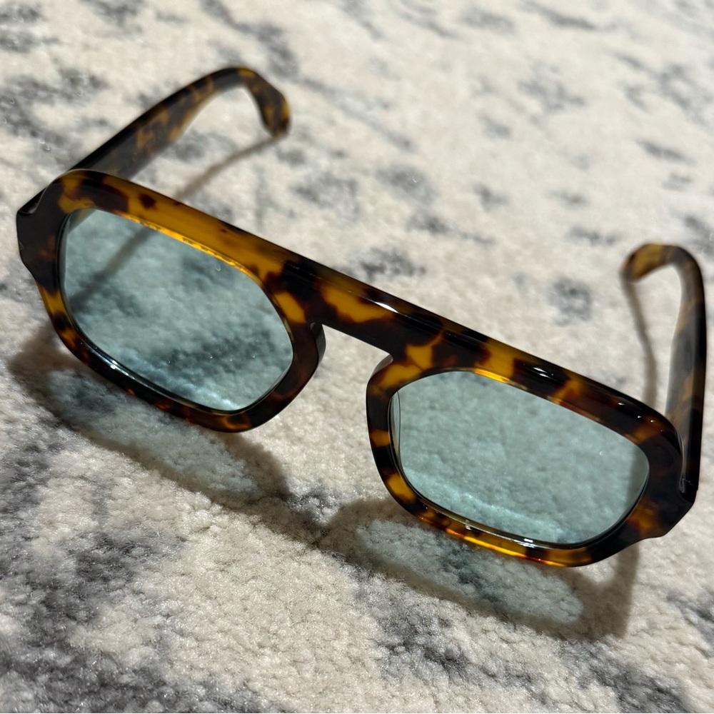 Elisa Johnson sunglasses.